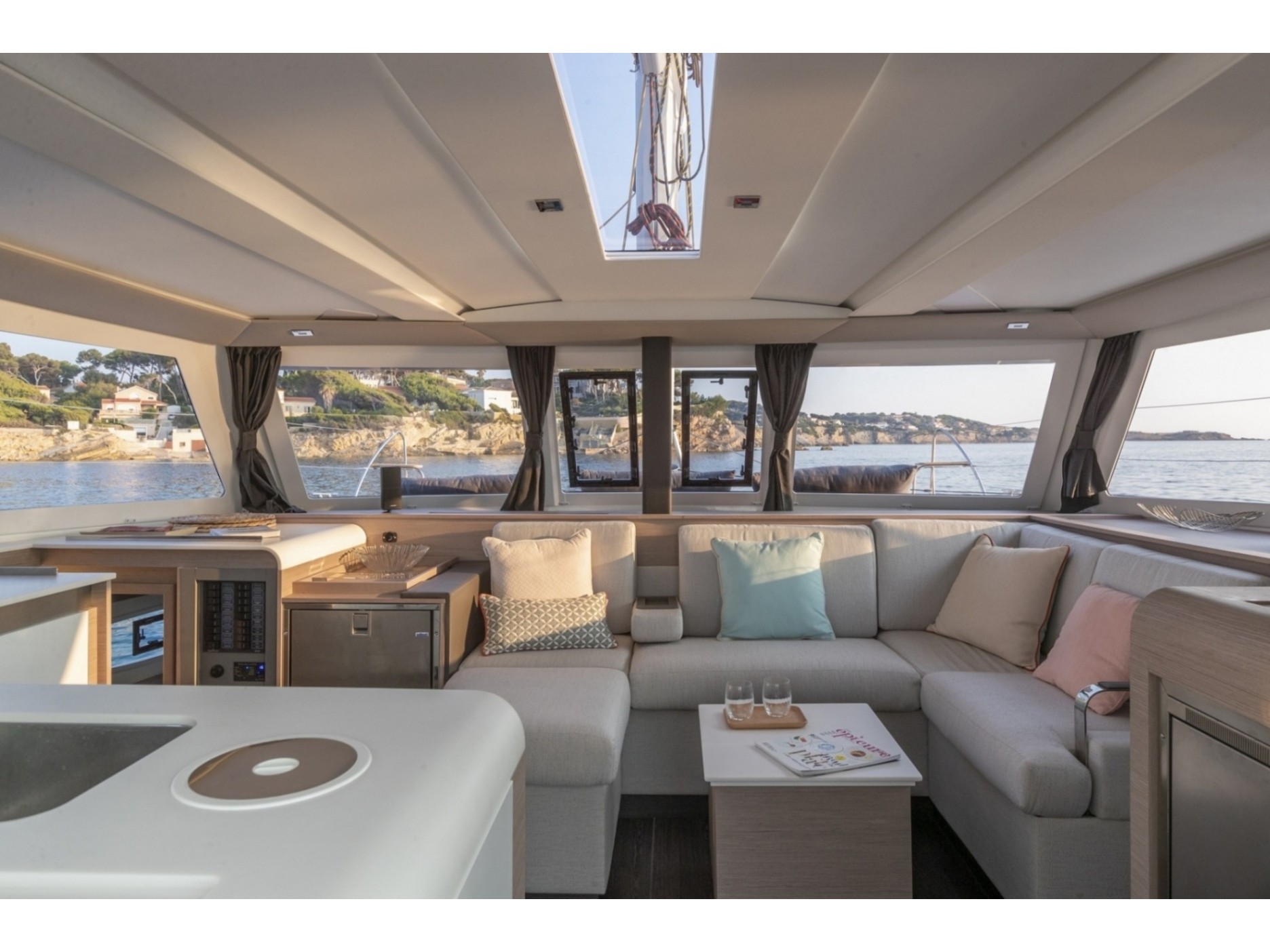 Catamaran - Isla 40 - 4 Cabins - Built 2021