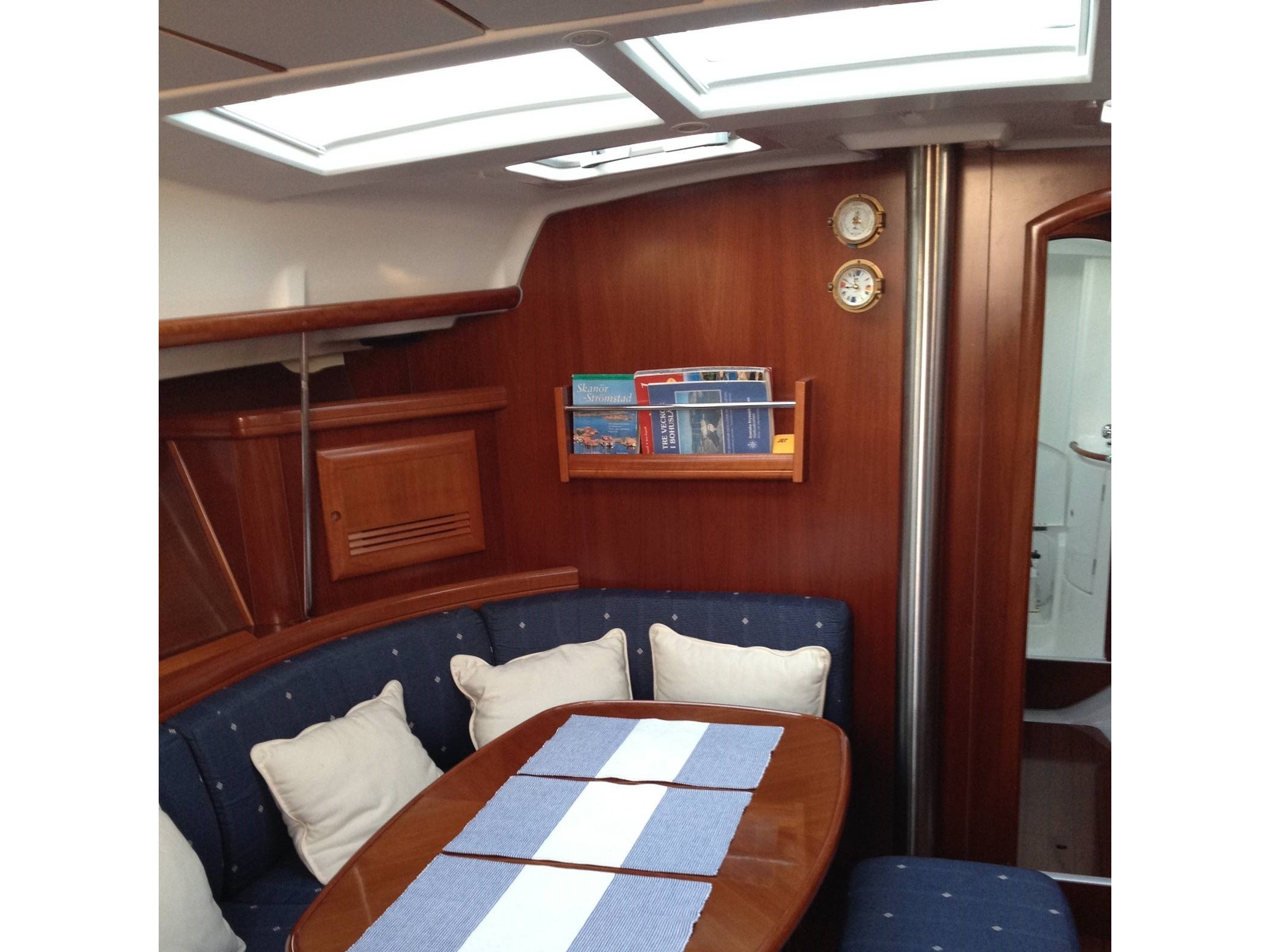 S/Y - Oceanis Clipper 393 - 3 Cabins - Built 2005