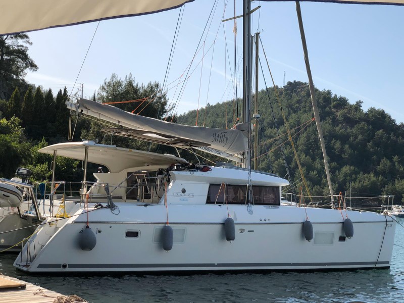 Lagoon 421