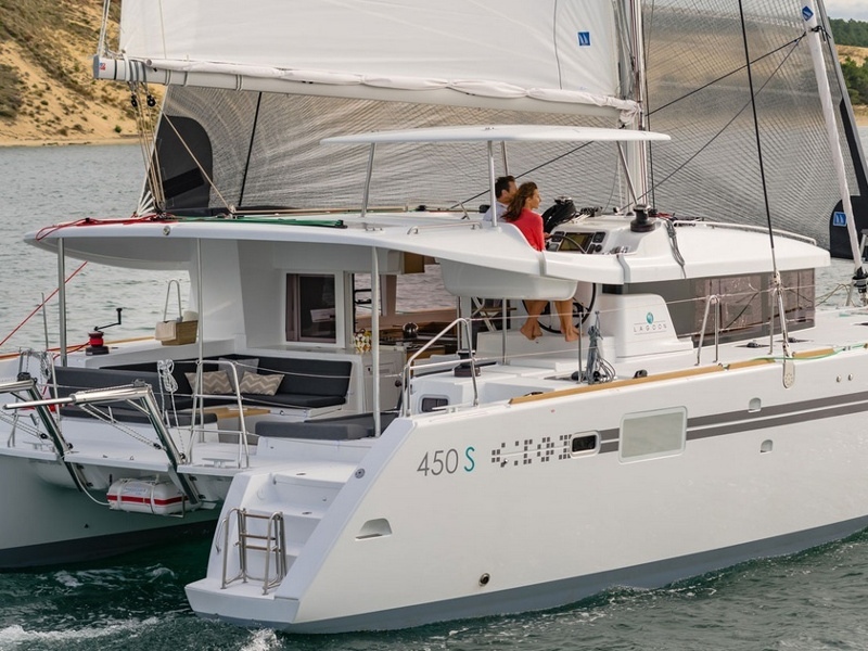 foto Lagoon 450 Sport 2