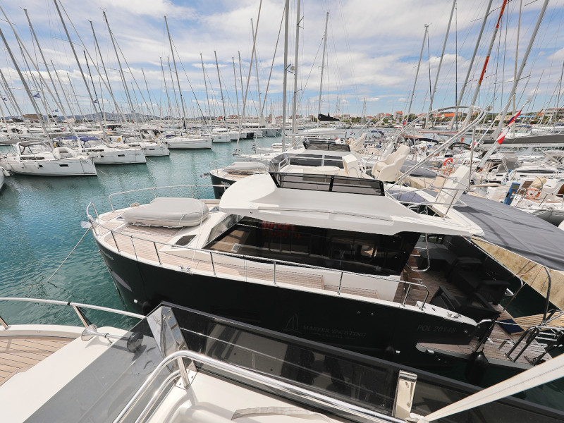 фото Futura 40 Grand Horizon 24