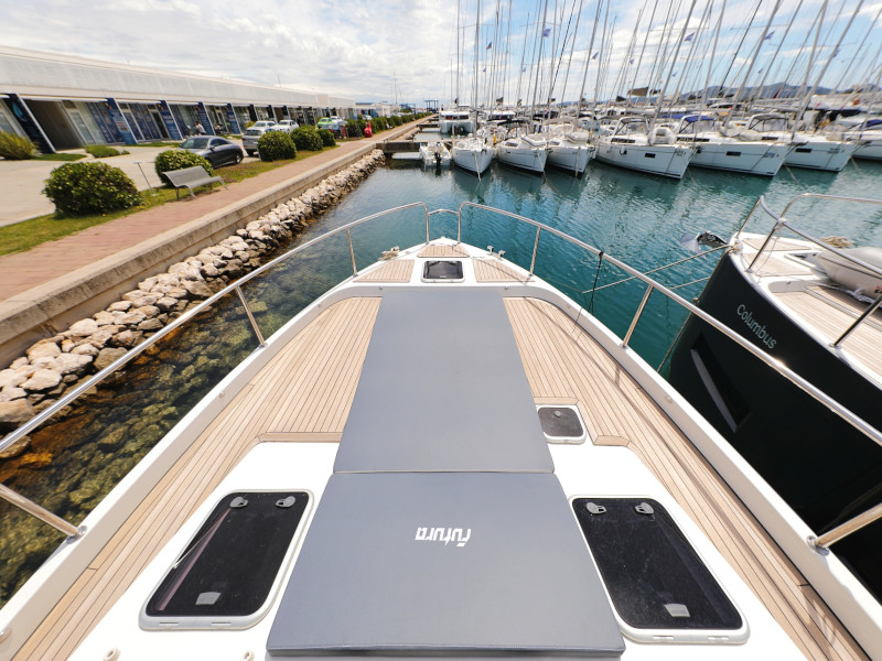 фото Futura 40 Grand Horizon 16