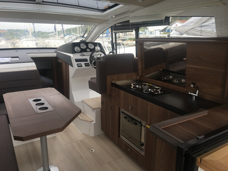 صور Sealine C330 17