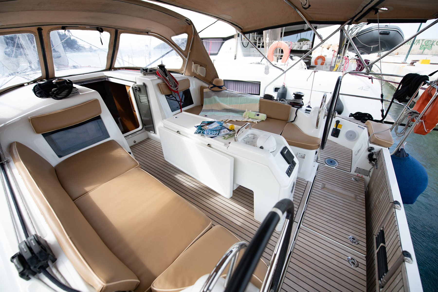 Secondary yacht image