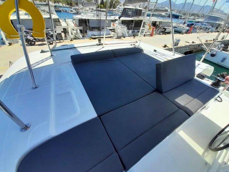 Yacht image 10