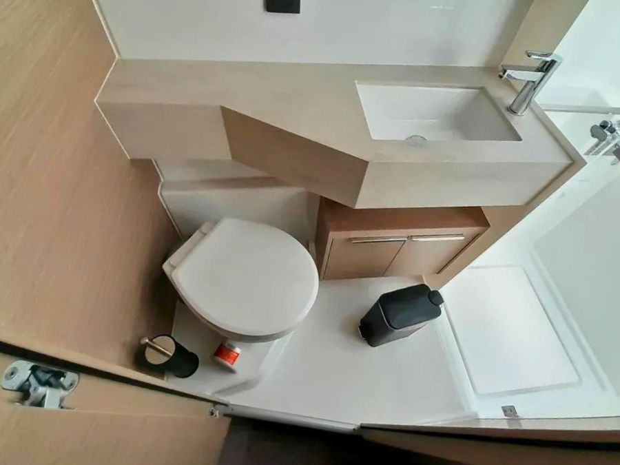 Yacht image 9