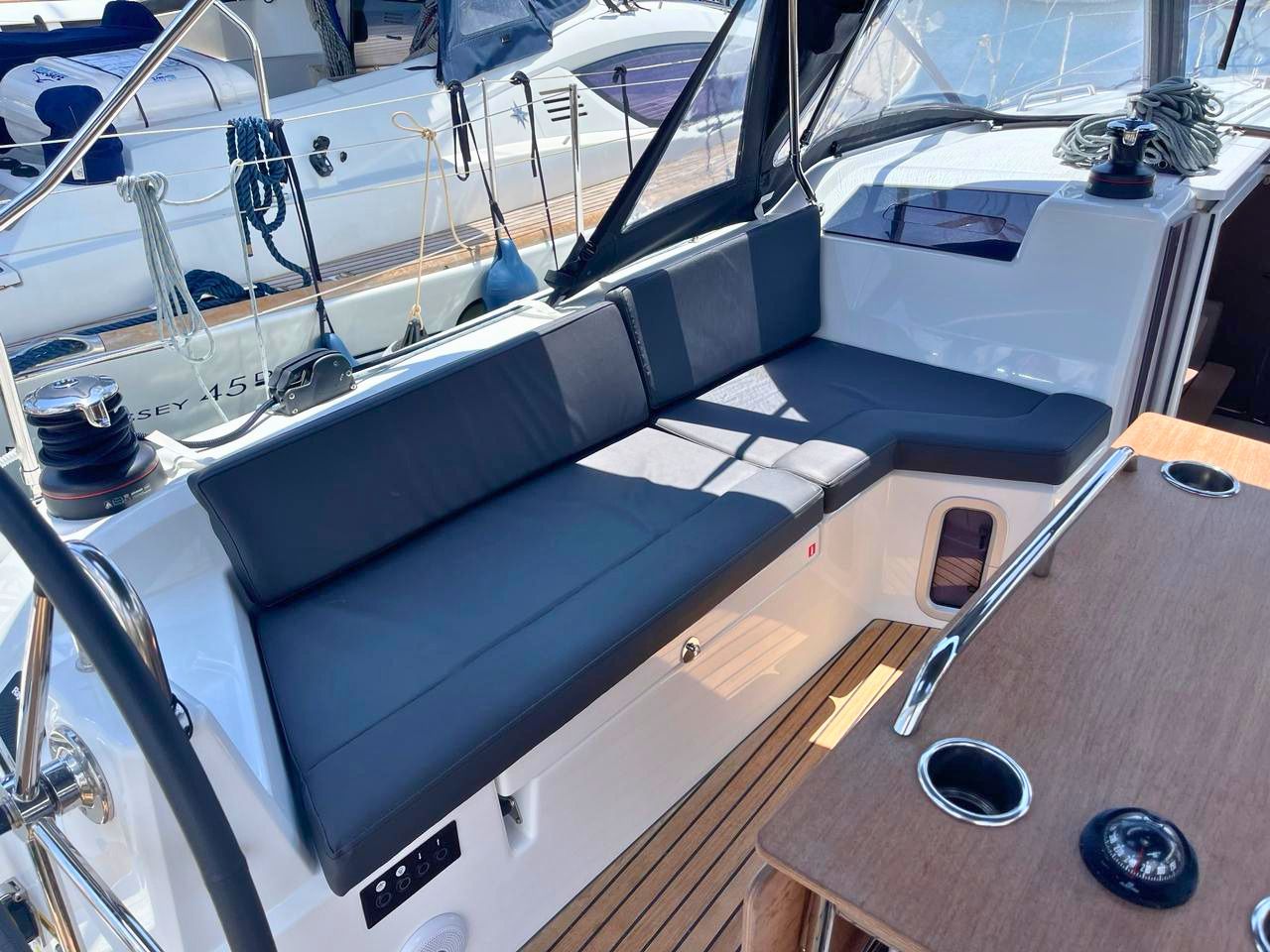 Yacht image 10