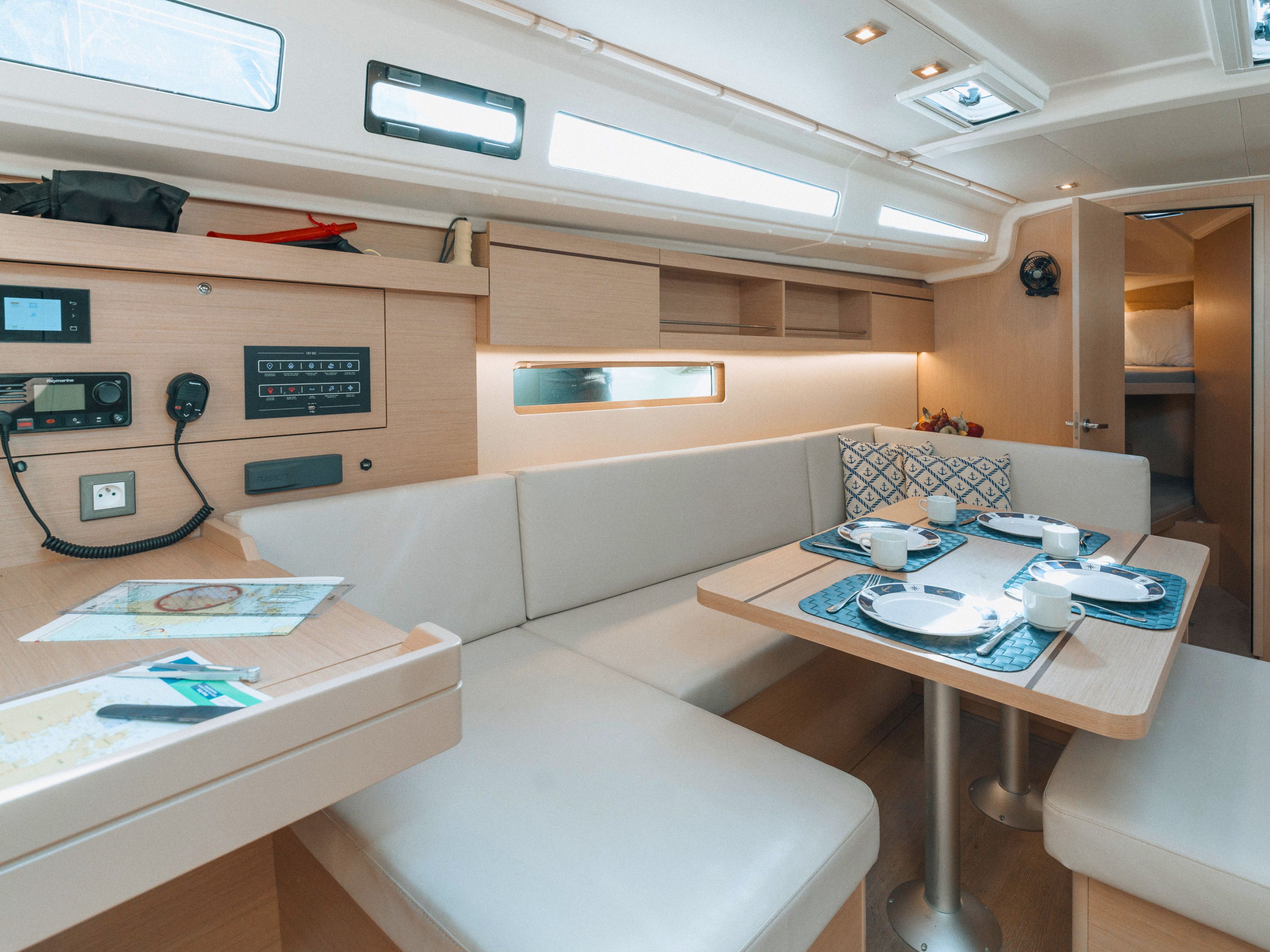 Yacht image 9