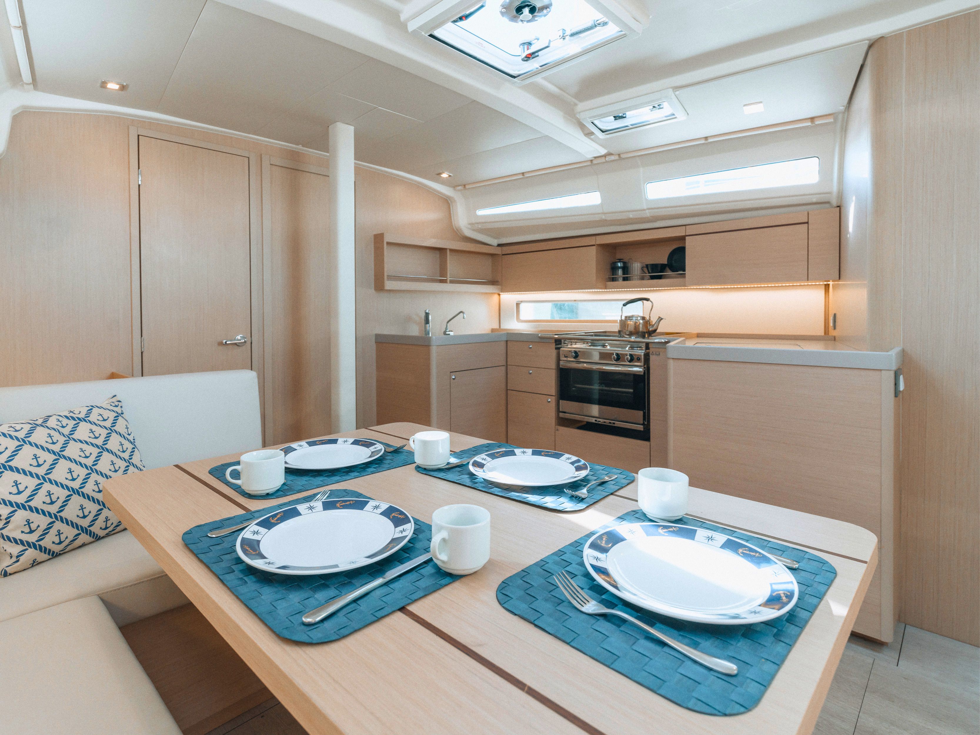 Yacht image 13