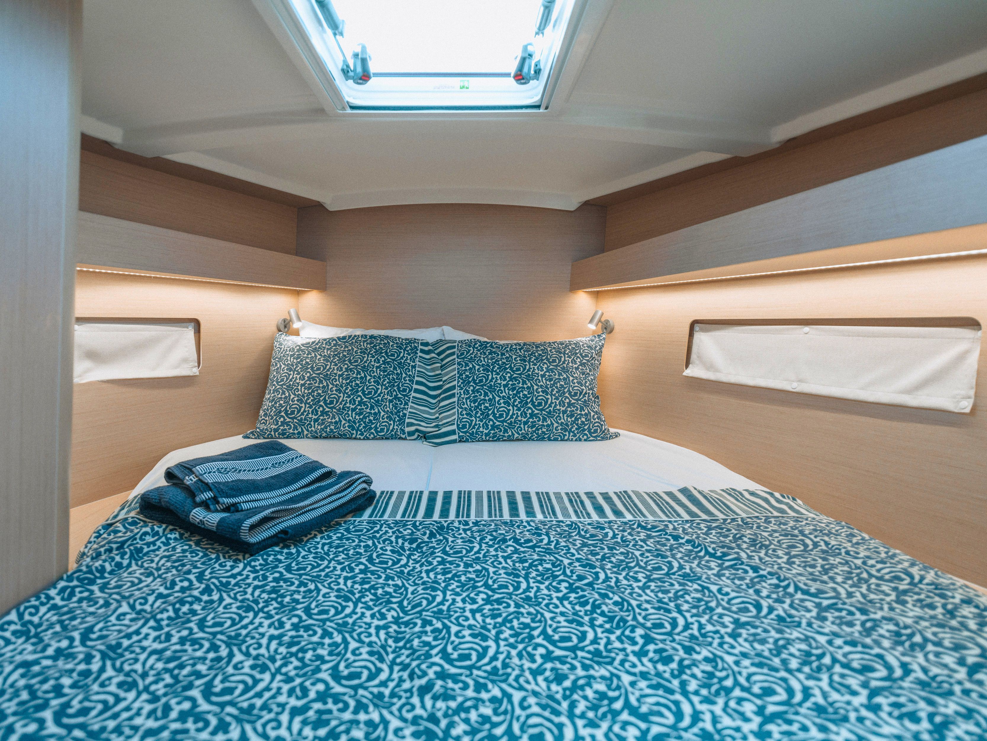 Yacht image 11