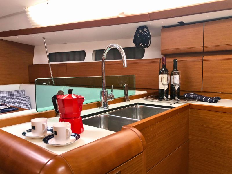 Yacht image 13