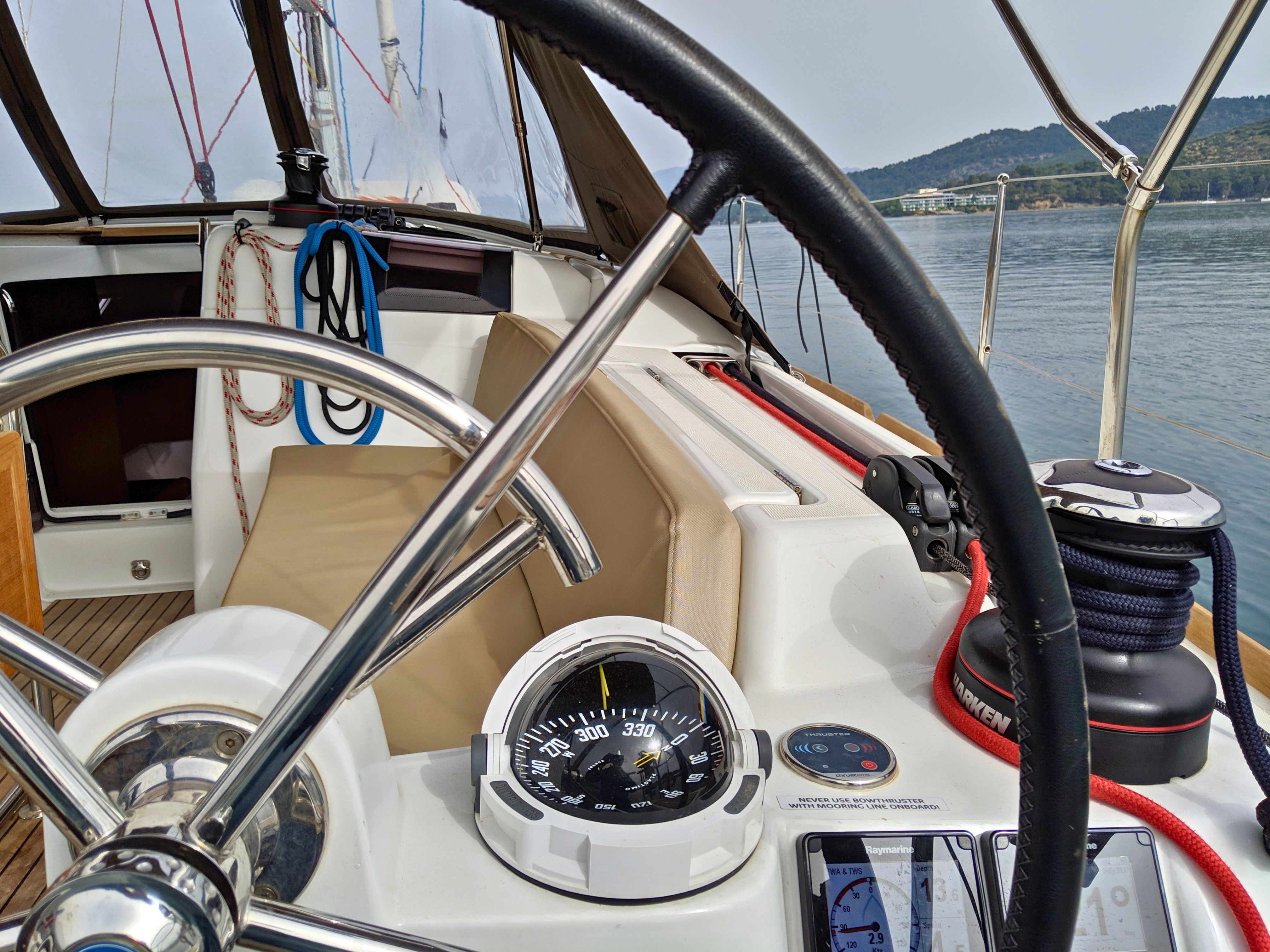 Yacht image 12