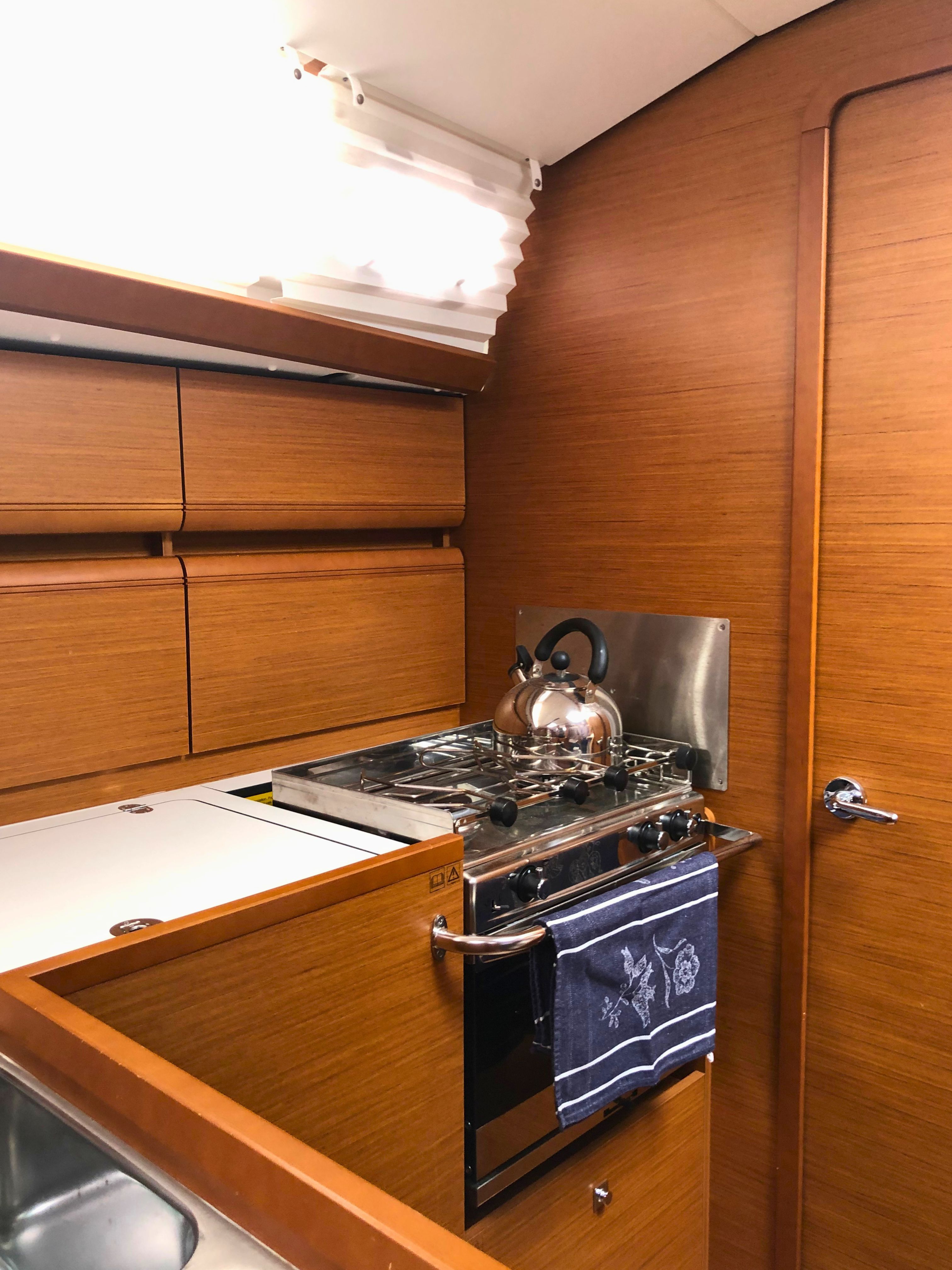 Yacht image 10
