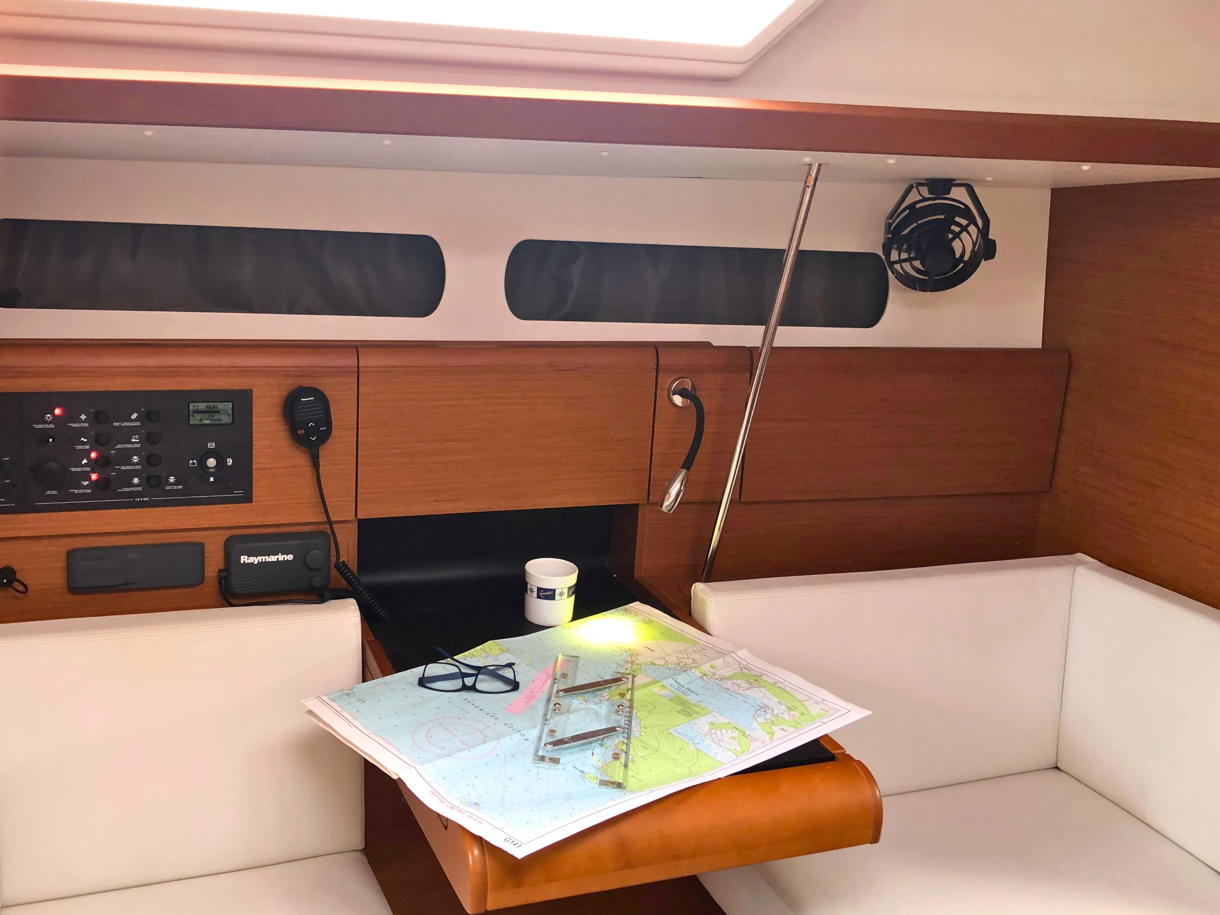 Yacht image 11