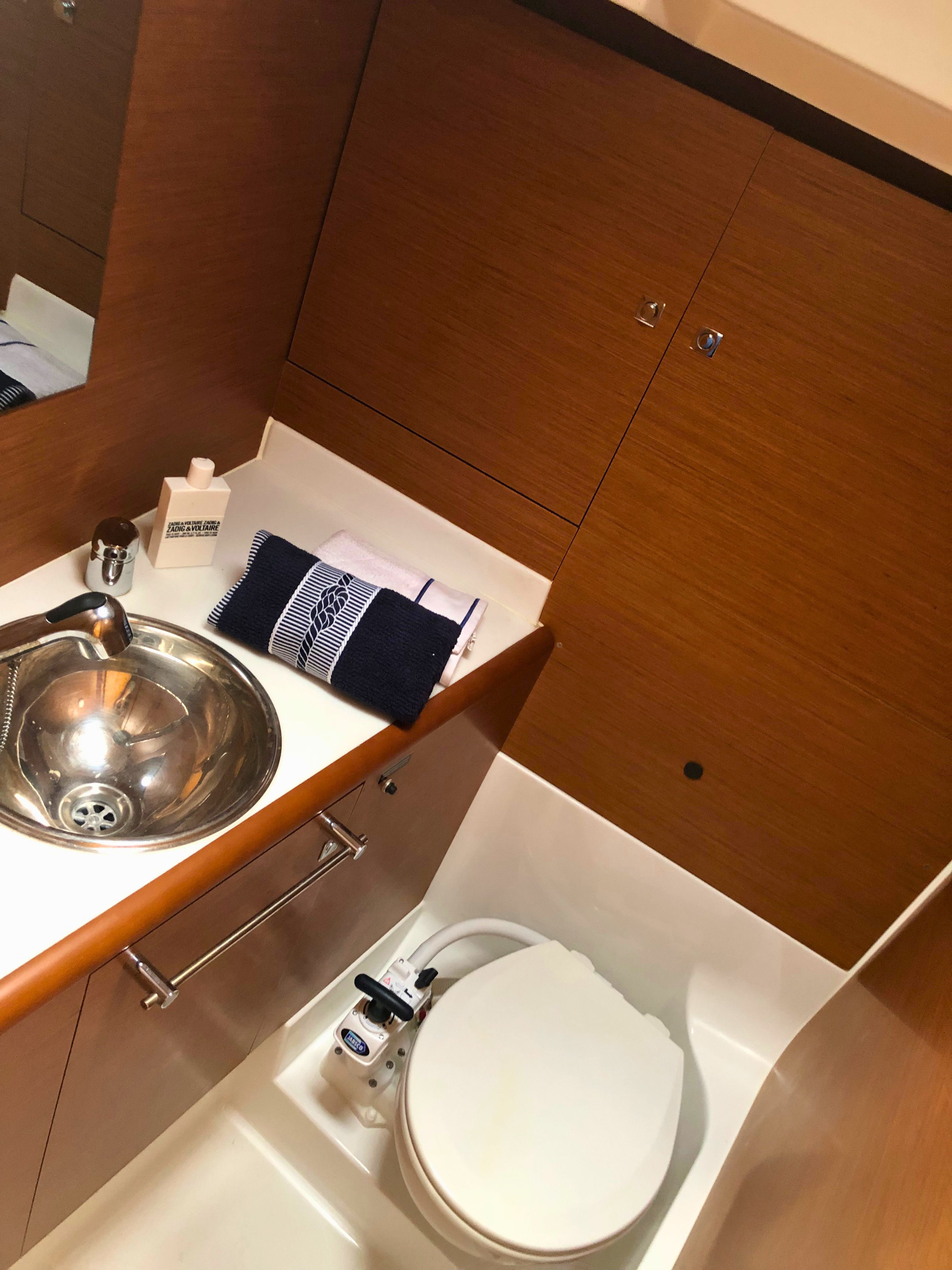 Yacht image 7