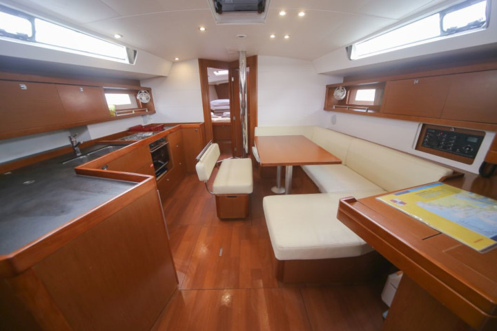 照片 Oceanis 45 11