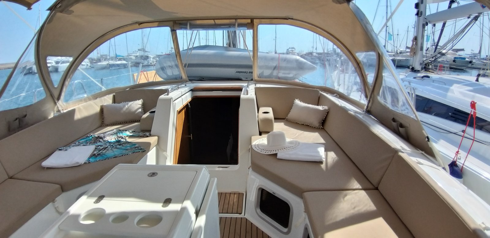 Secondary yacht image