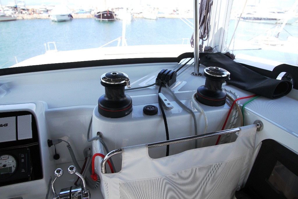 Yacht image 13