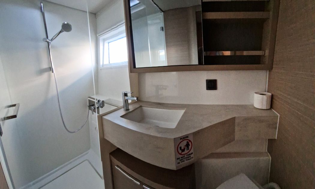 Secondary yacht image