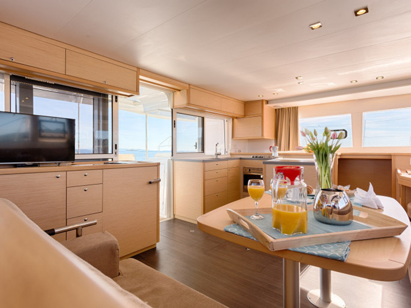 صور Lagoon 450  Flybridge 3