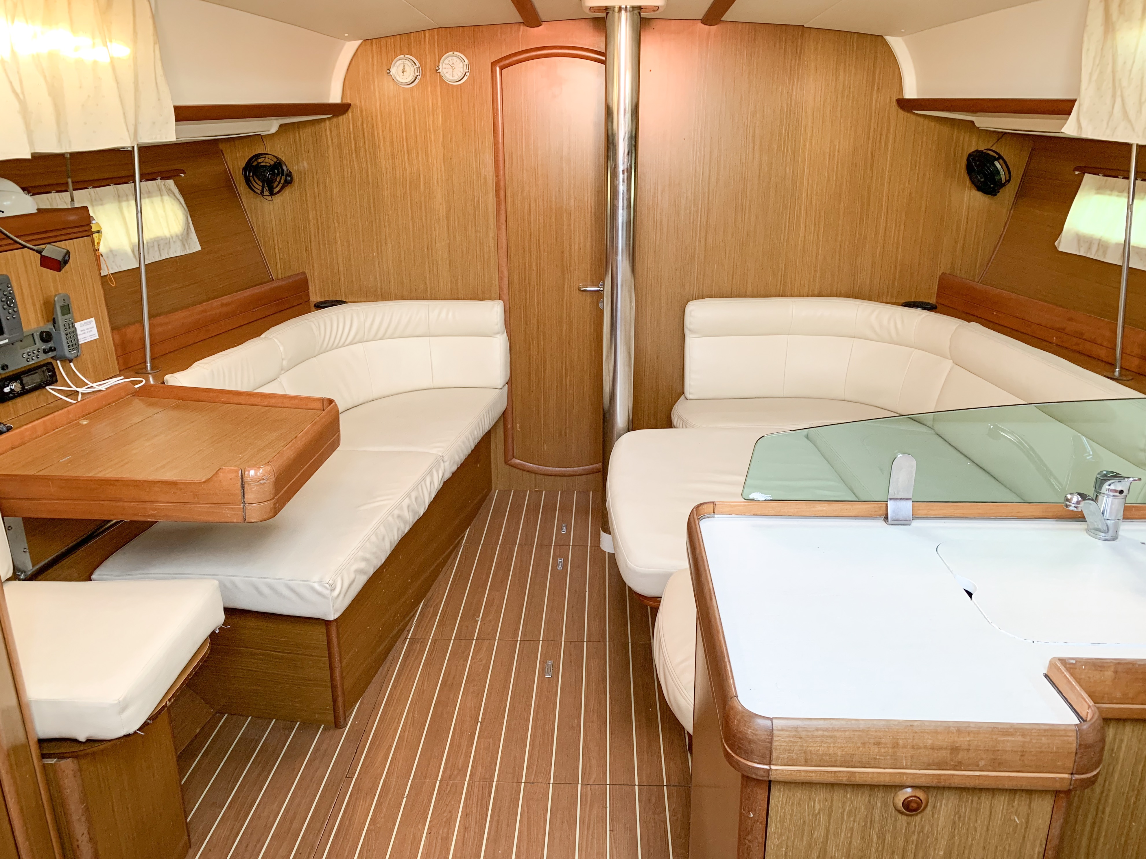 صور Sun Odyssey 42 i 10