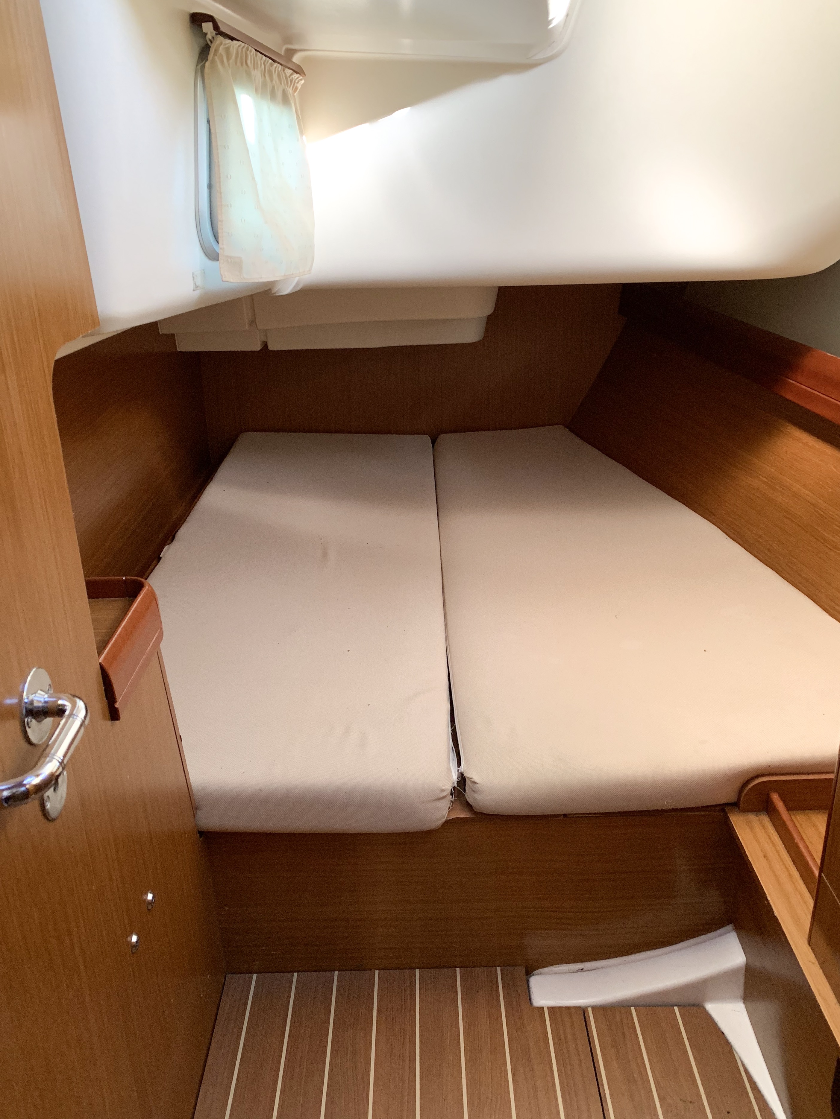 صور Sun Odyssey 42 i 11