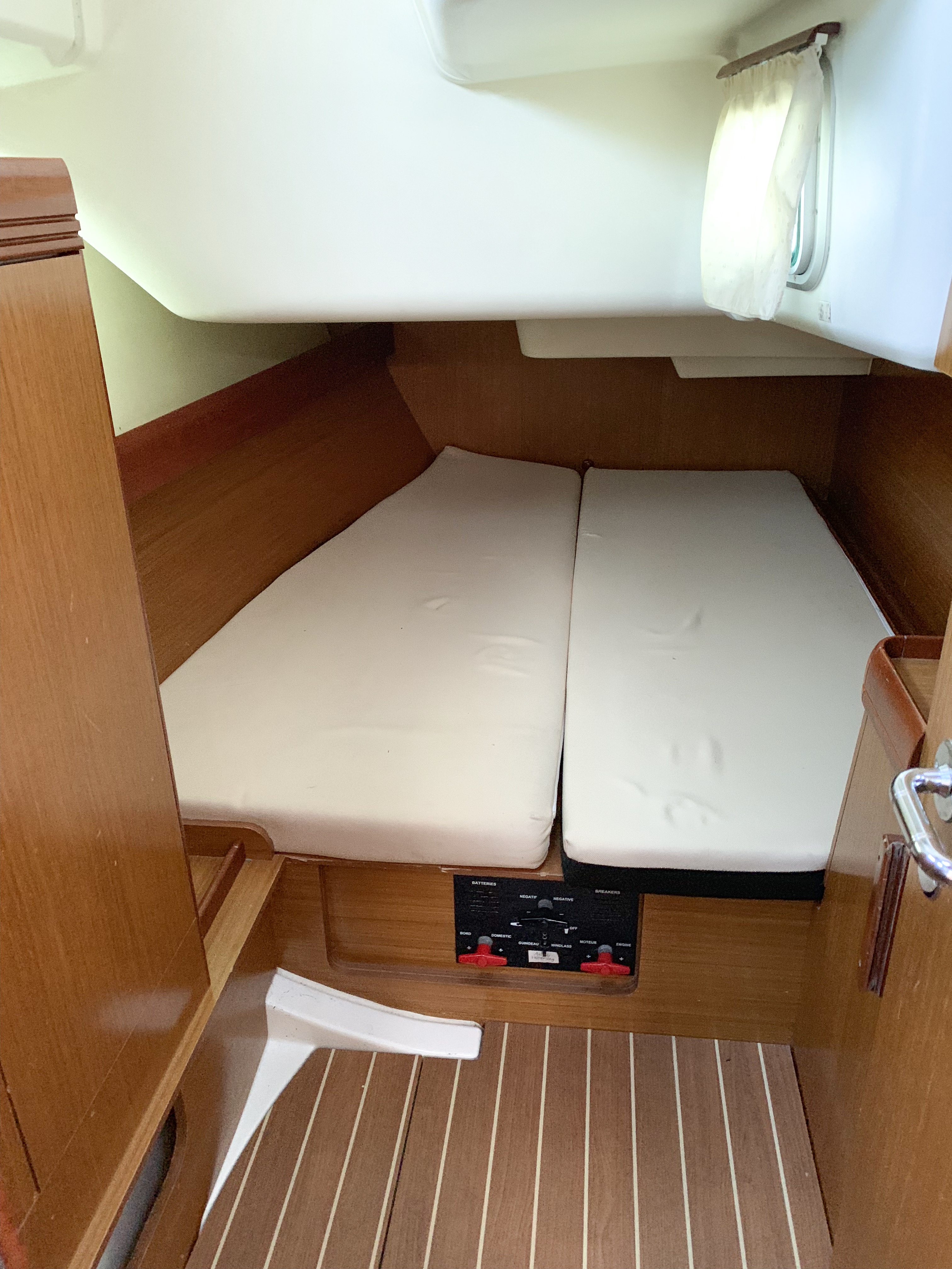 صور Sun Odyssey 42 i 12