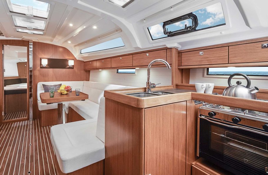 صور Bavaria Cruiser 41 8