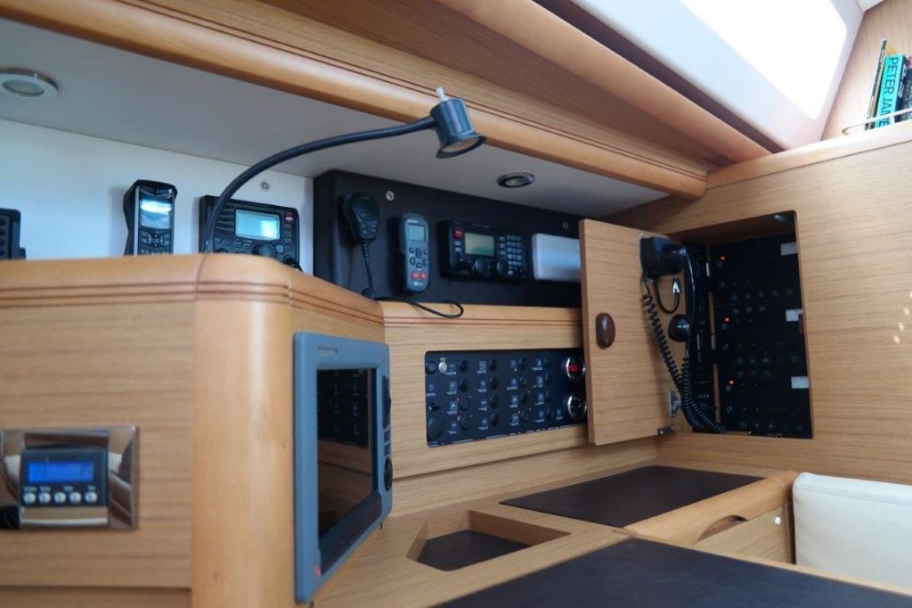 фото Jeanneau 57 11