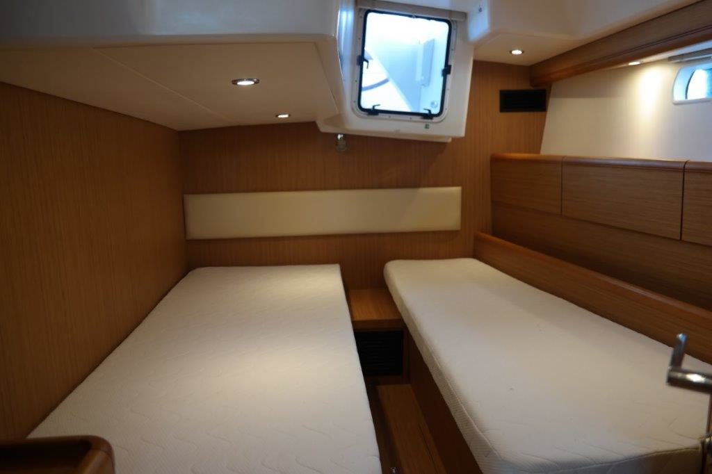 фото Jeanneau 57 12