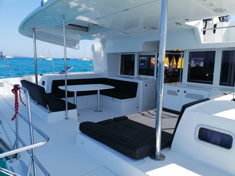 foto Lagoon 450  Flybridge 4