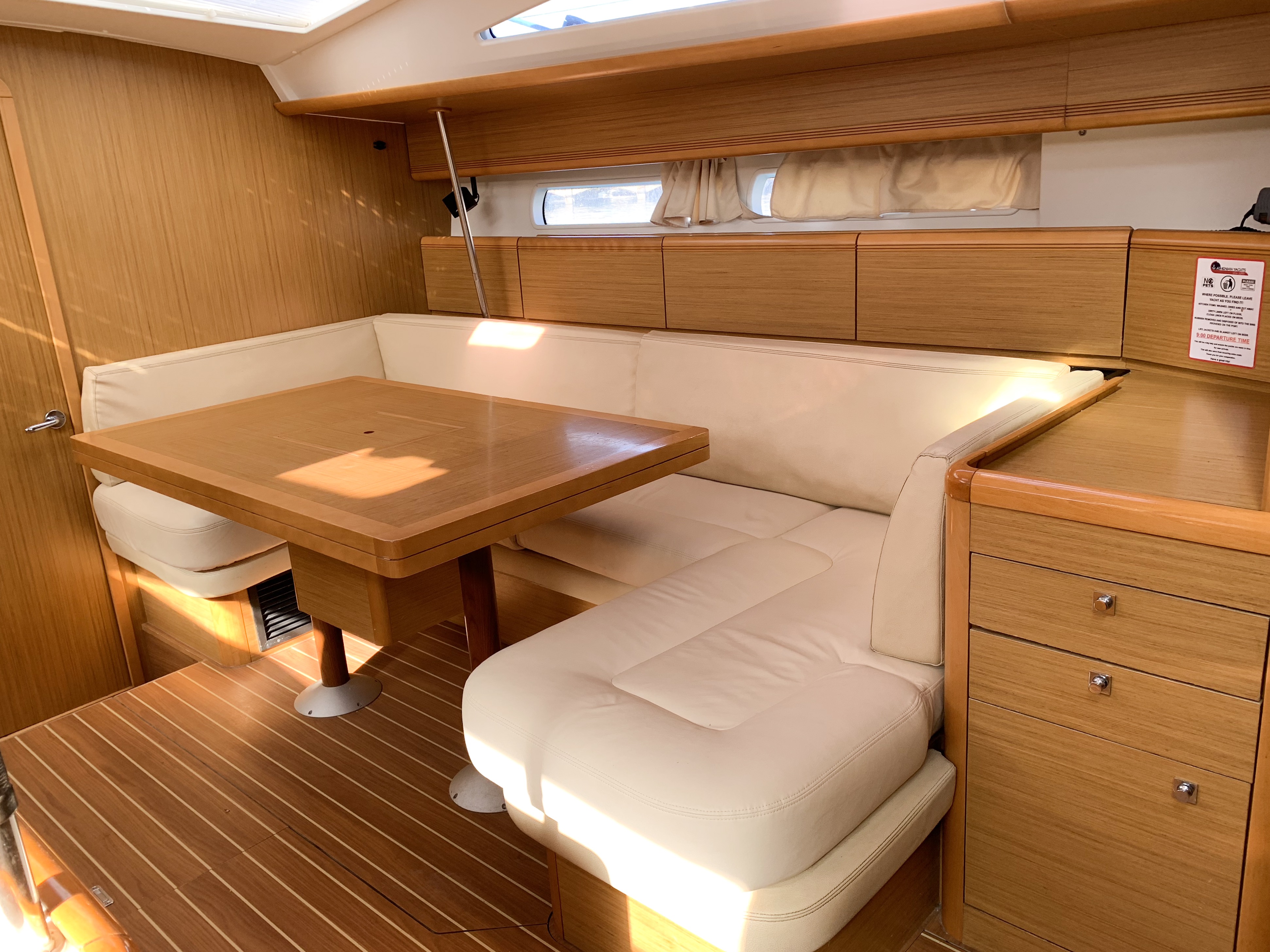 фото Jeanneau 53 4