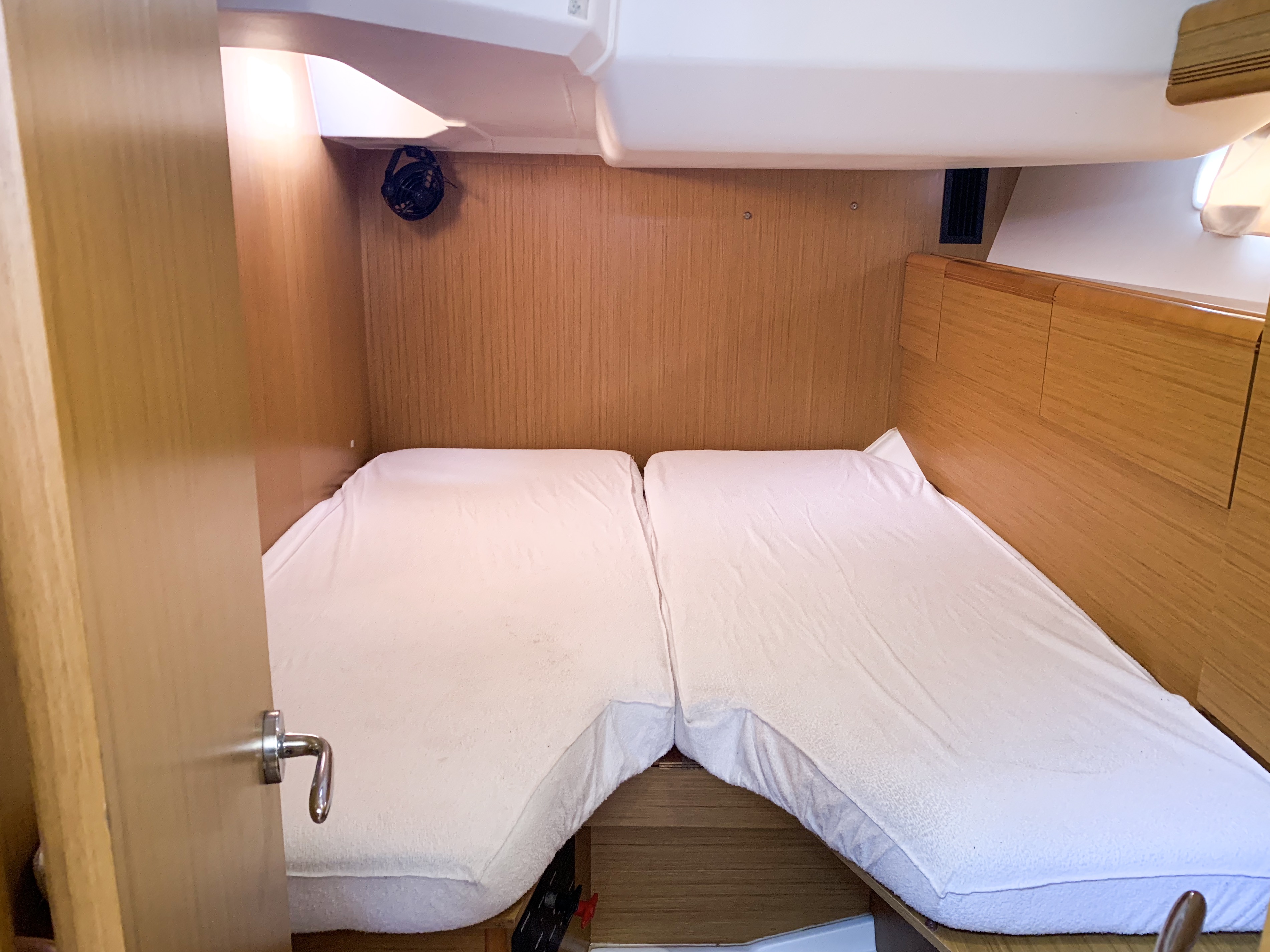 фото Jeanneau 53 8