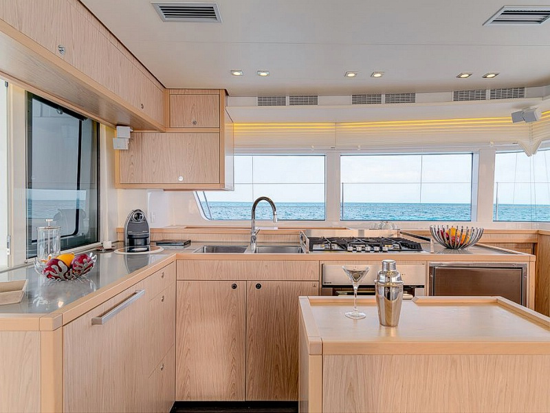 صور Lagoon 400 S2 2