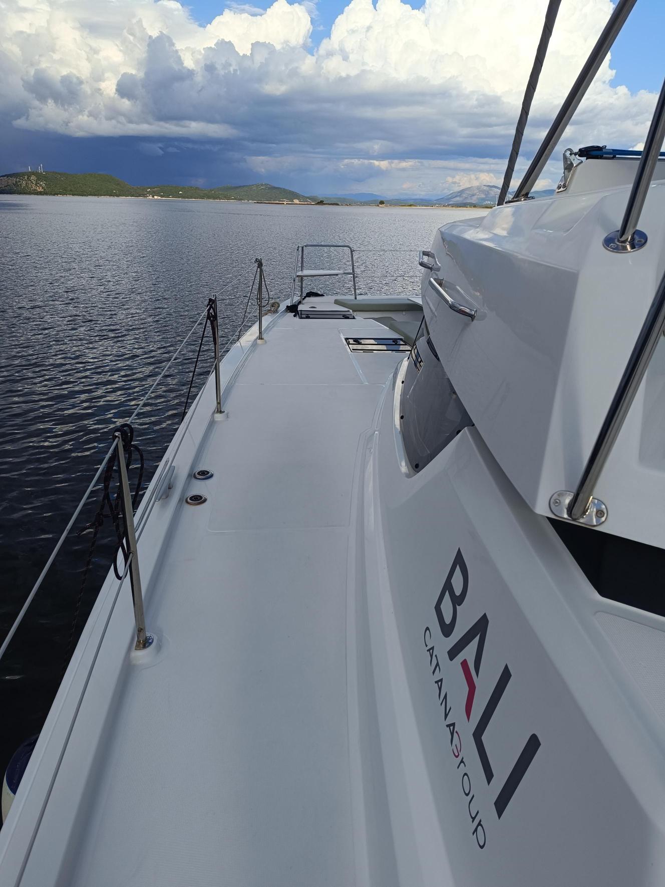 Yacht image 17