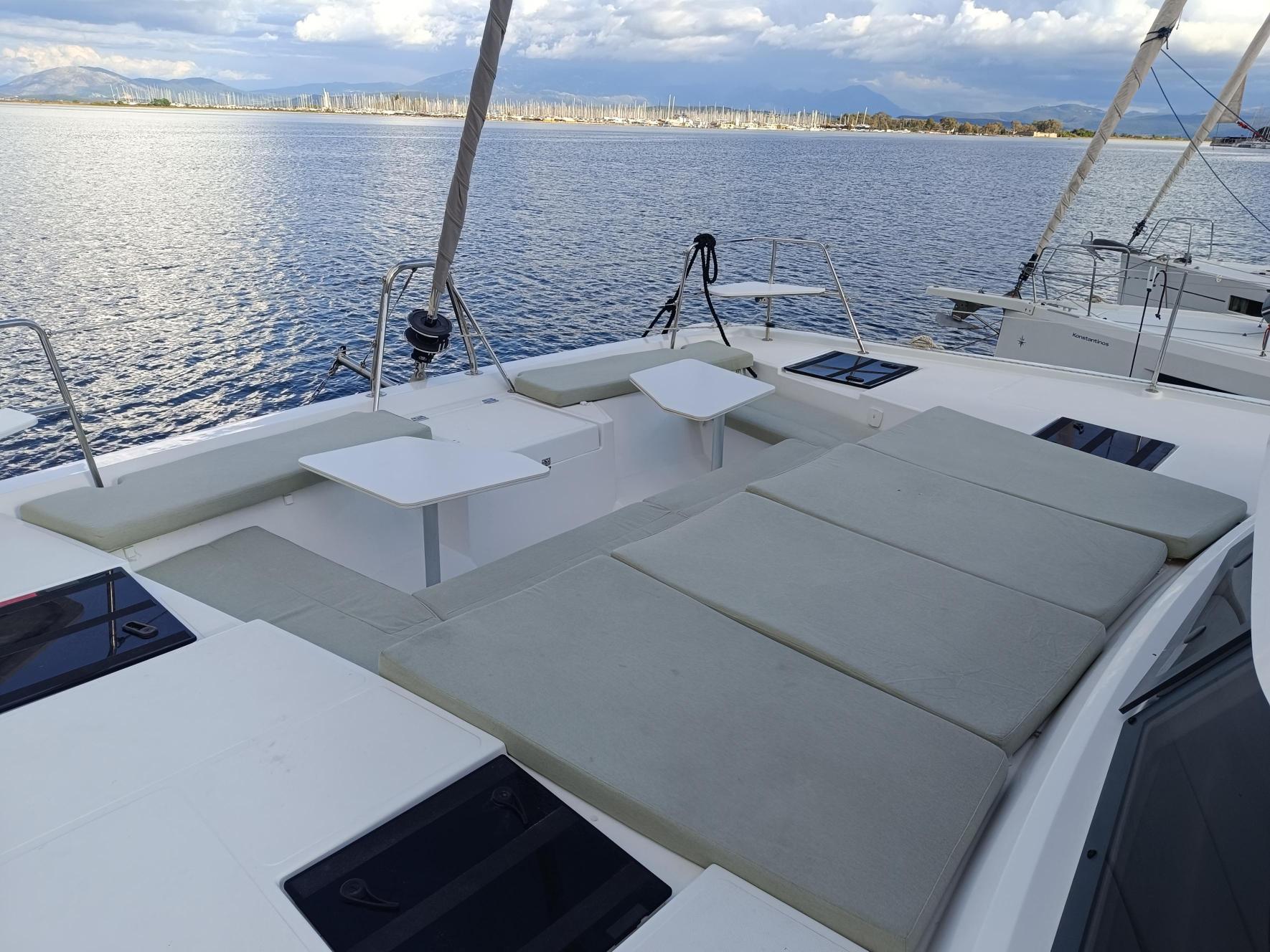 Yacht image 18