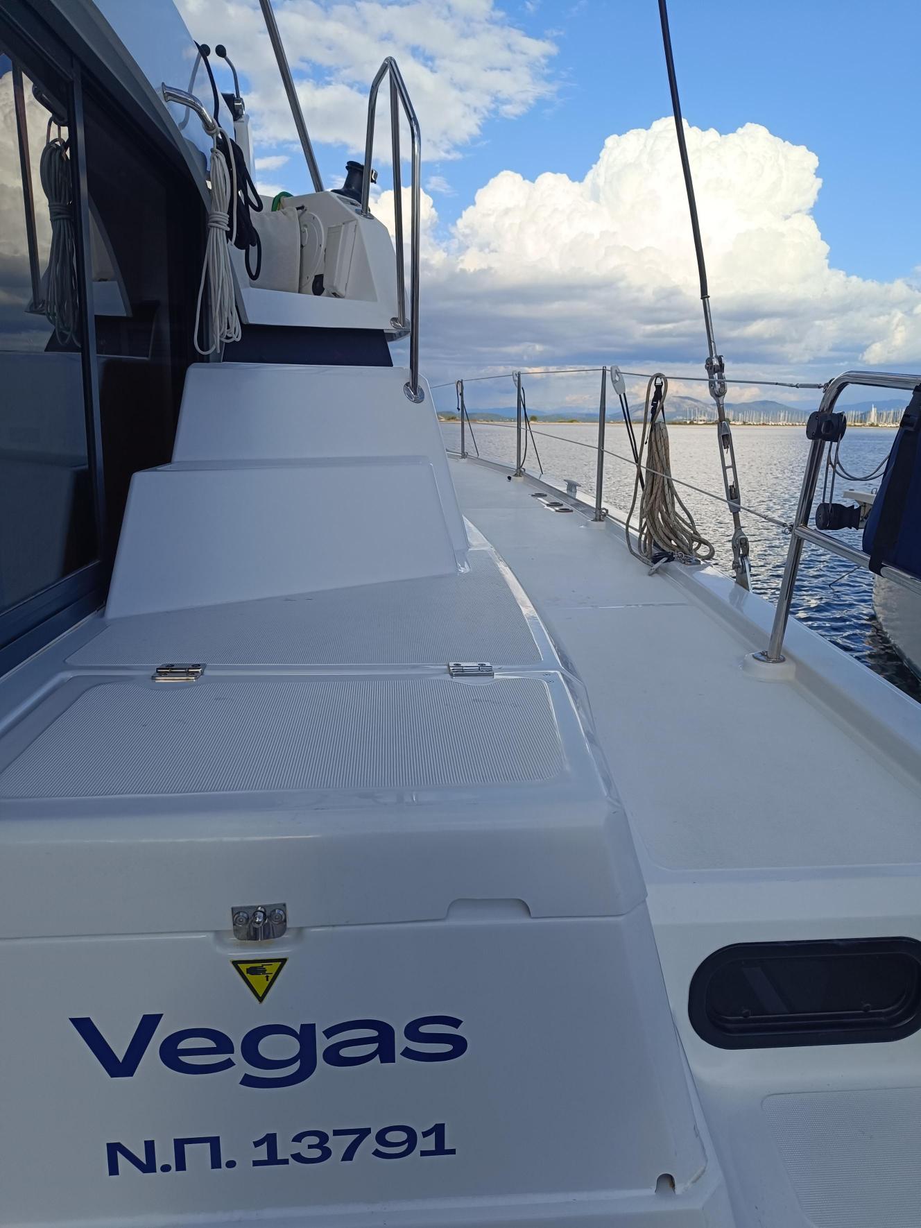 Yacht image 11