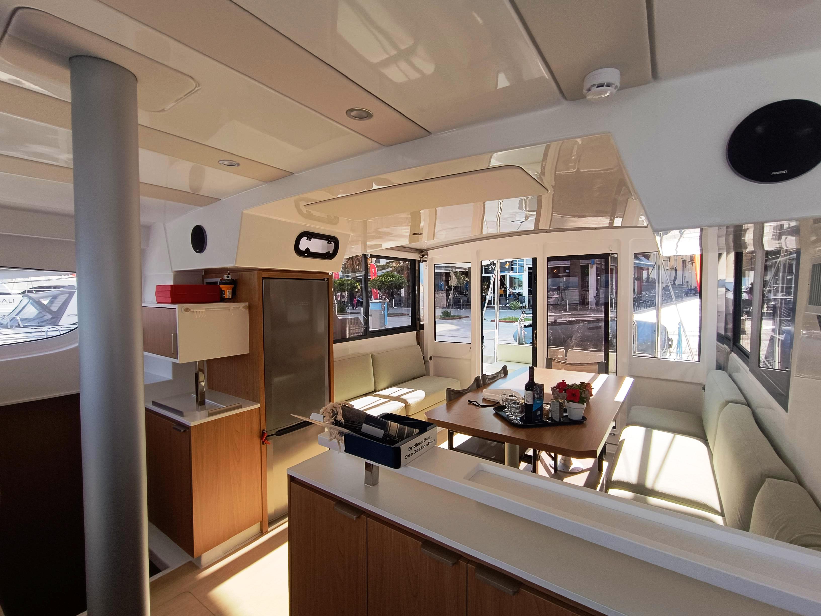 Yacht image 25