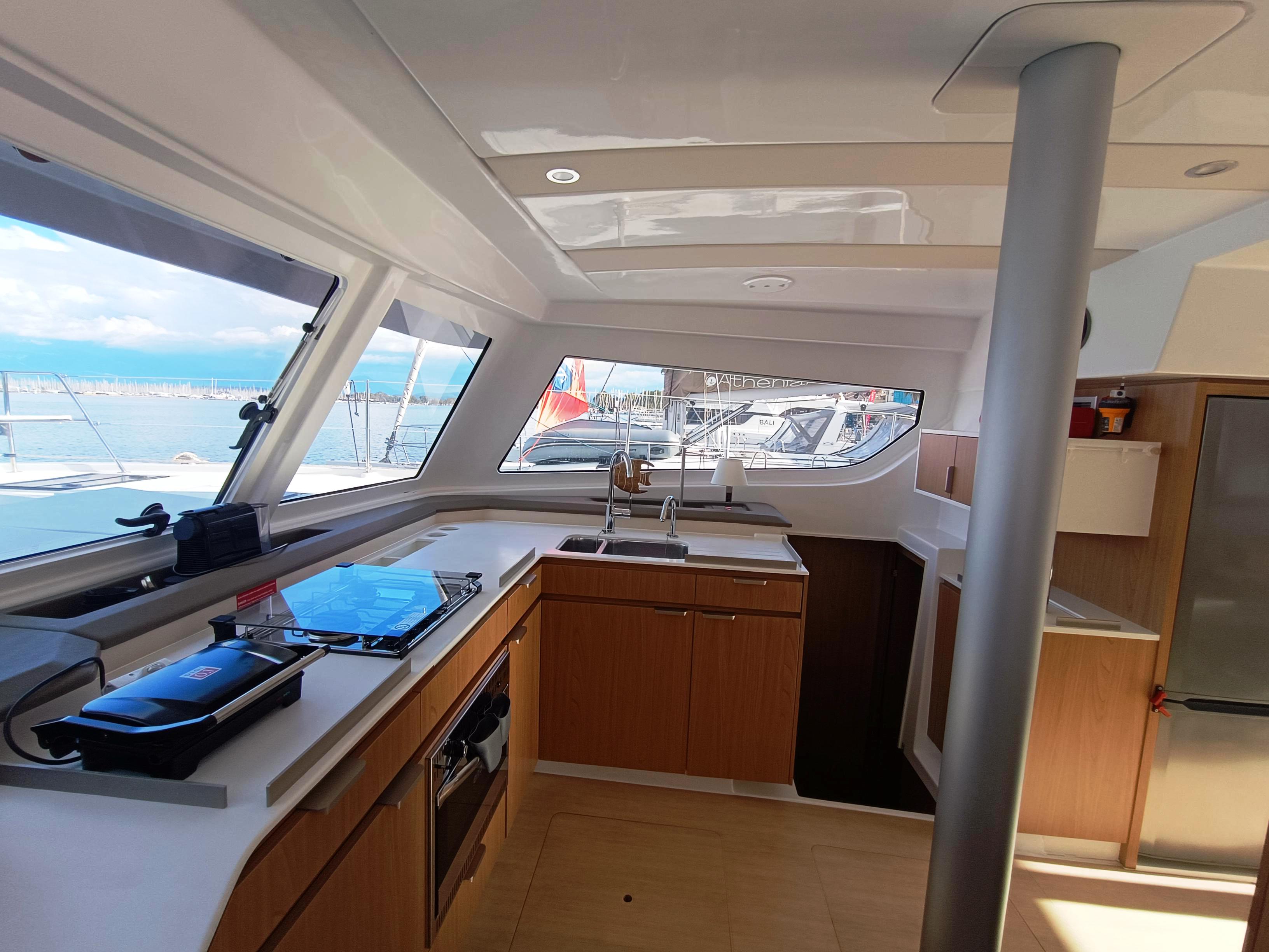 Yacht image 9