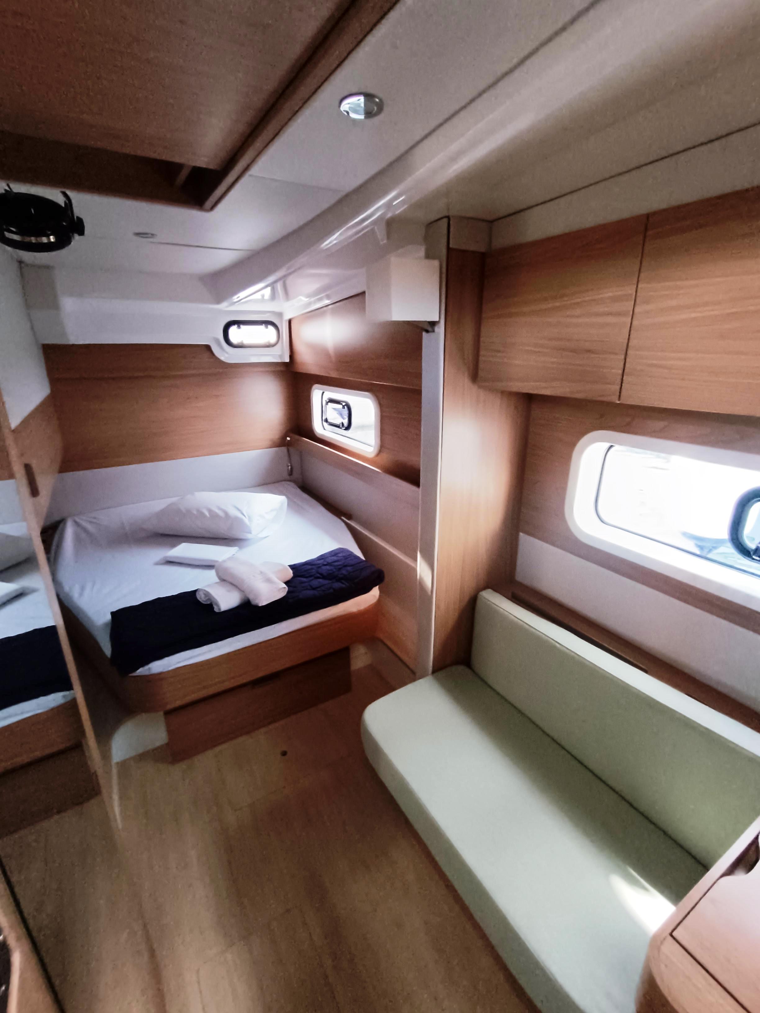 Yacht image 14