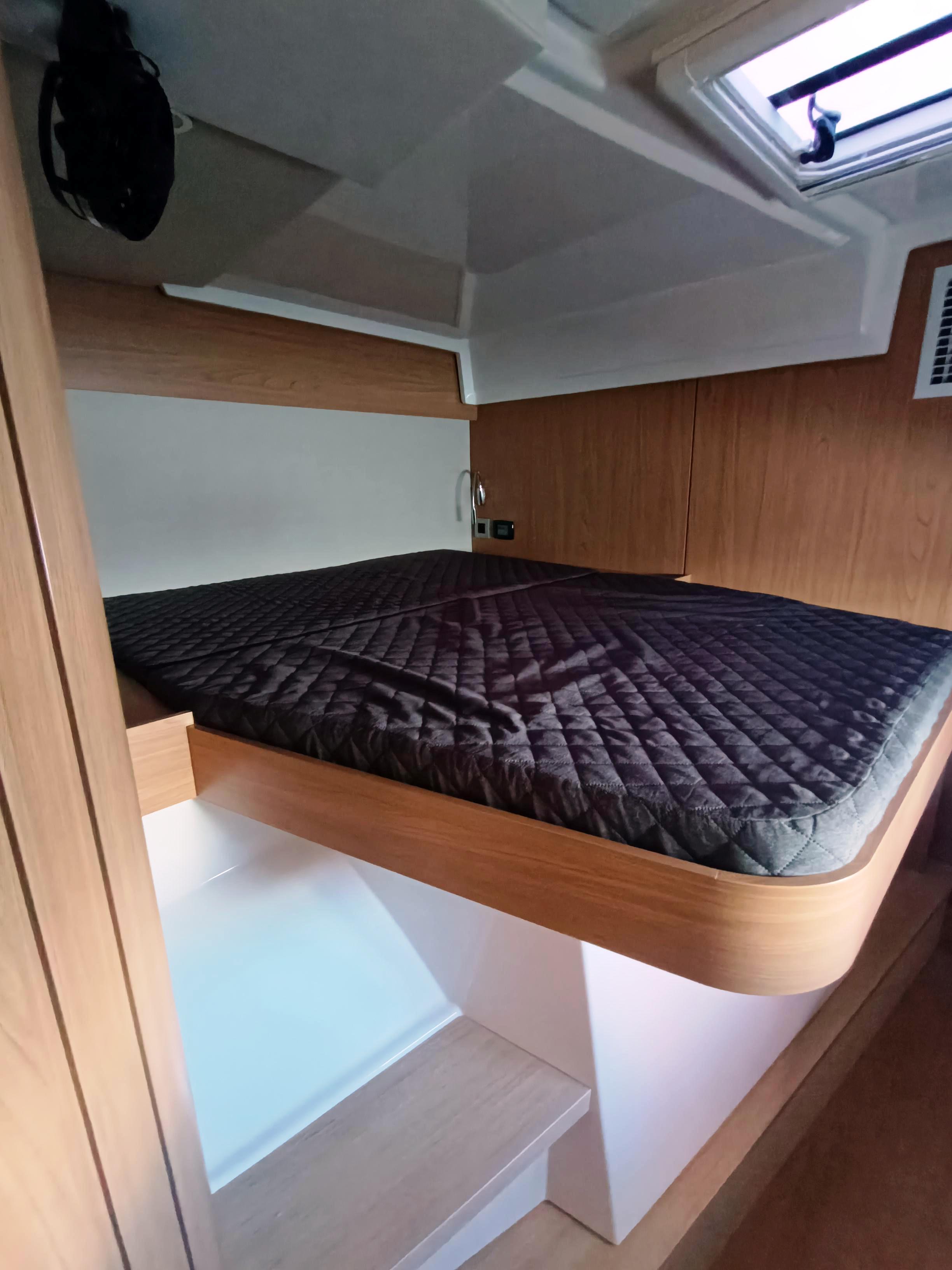Yacht image 15