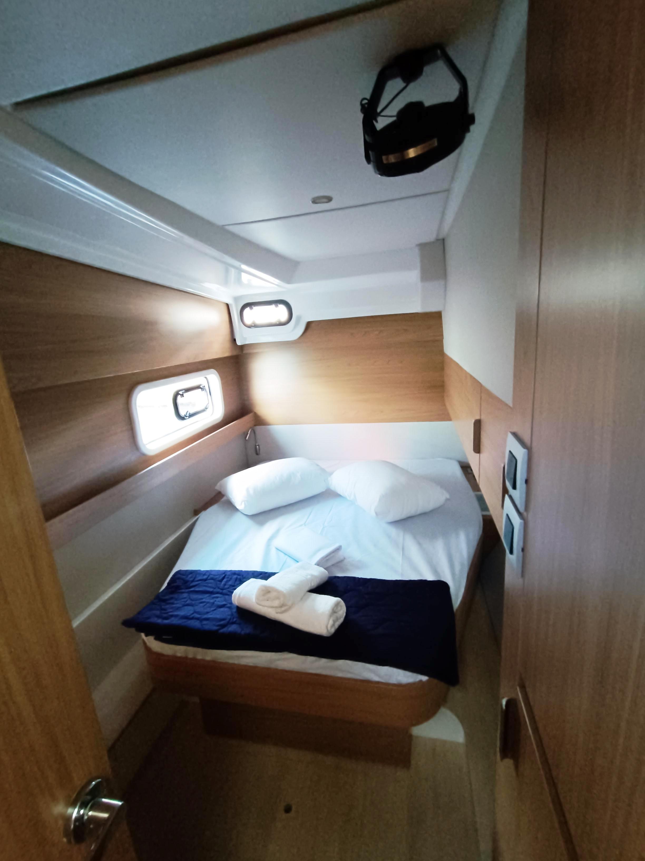 Yacht image 23