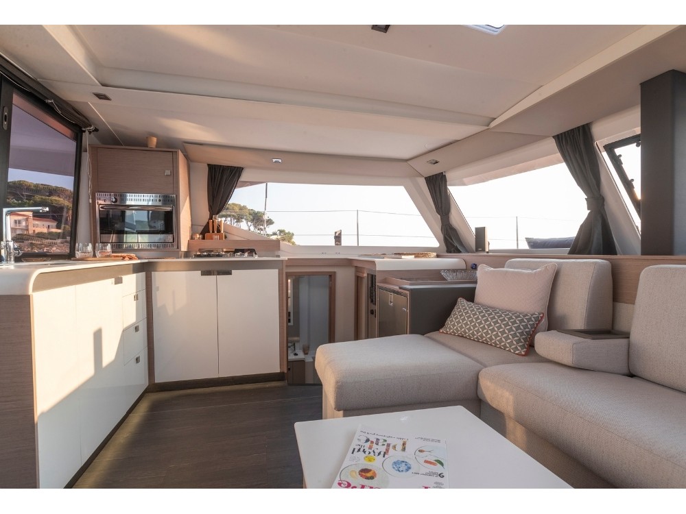 Catamaran - Isla 40 - 4 Cabins - Built 2022