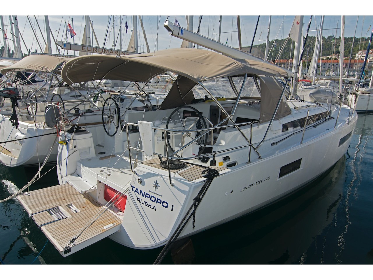 Sun Odyssey 440