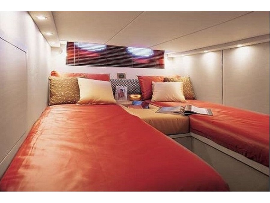 M/Y - Atlantis 39 - 2 Cabins - Built 2006
