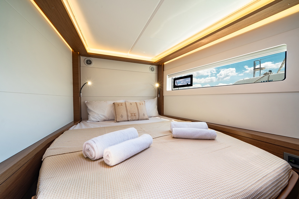 Yacht image 4