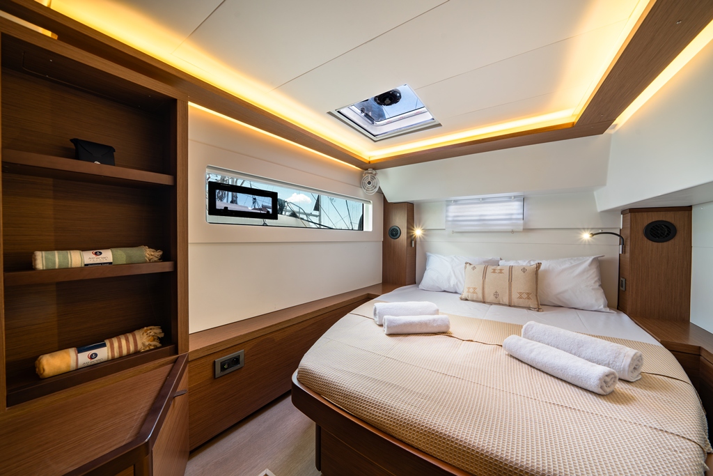 Yacht image 6