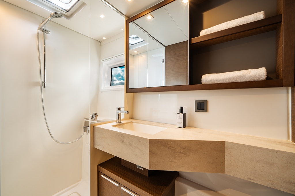 Yacht image 7