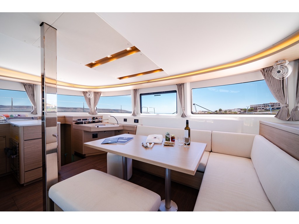 Yacht image 15