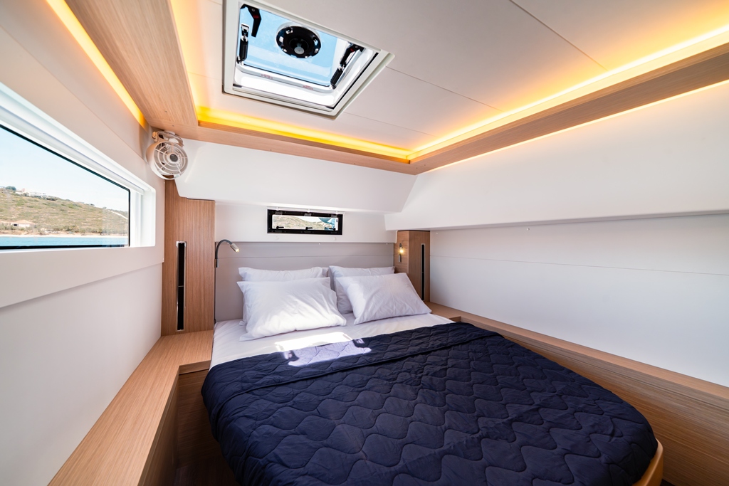Yacht image 11